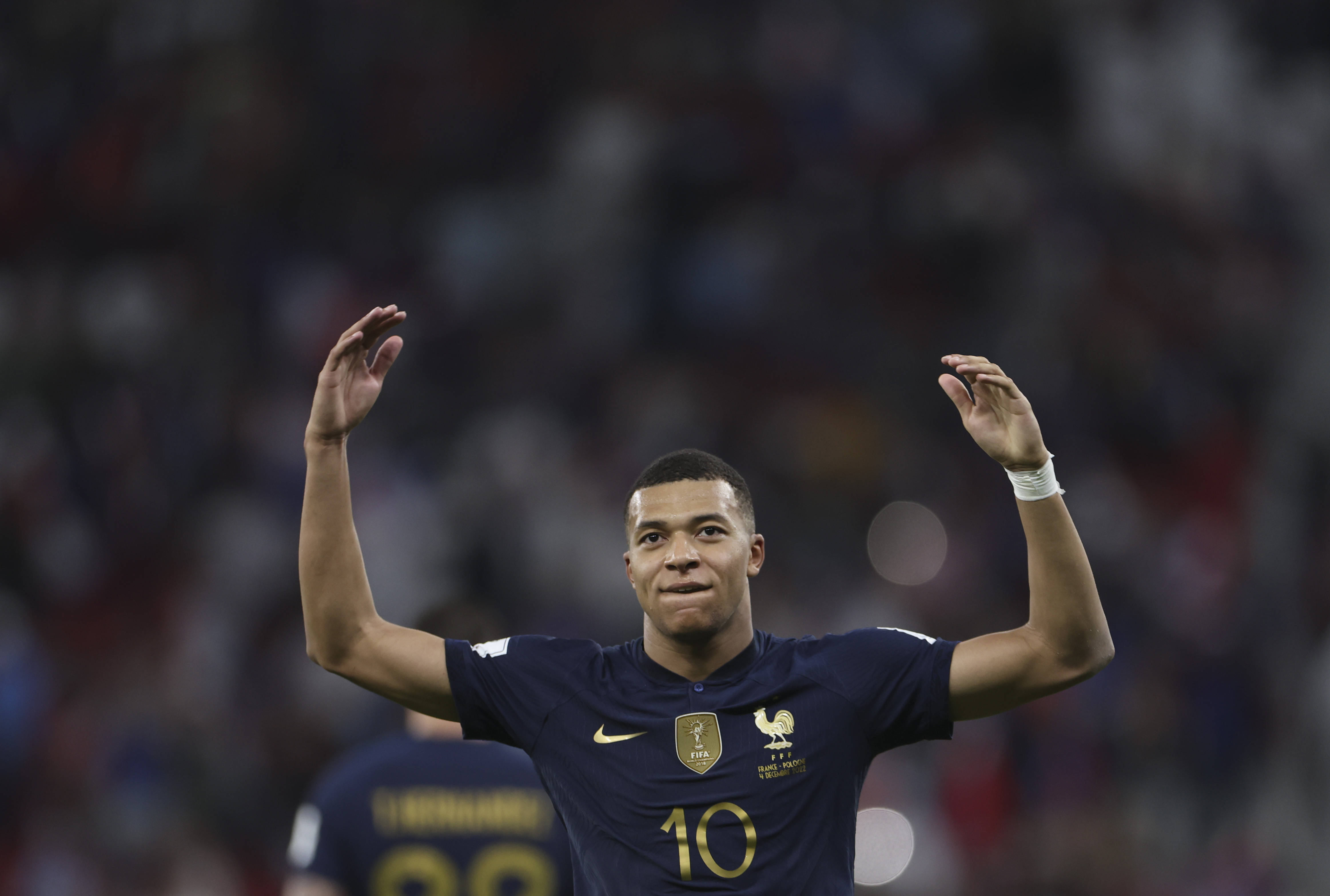 111年耻辱！曼联足总杯一轮游，18岁新星染红，未来一地鸡毛？