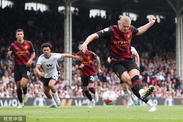 腾讯吃鸡手游《和平精英》能骑马了：这也太帅了吧！